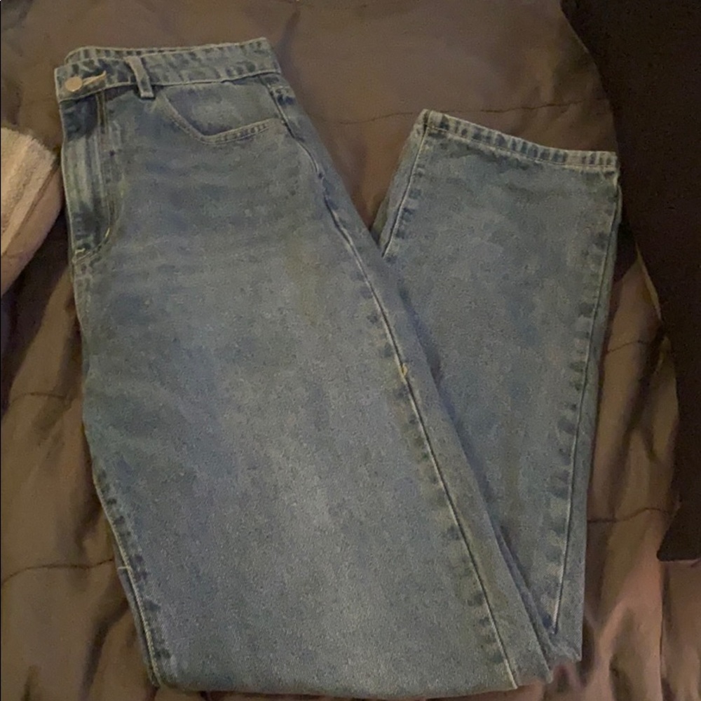 High waisted baggy jeans